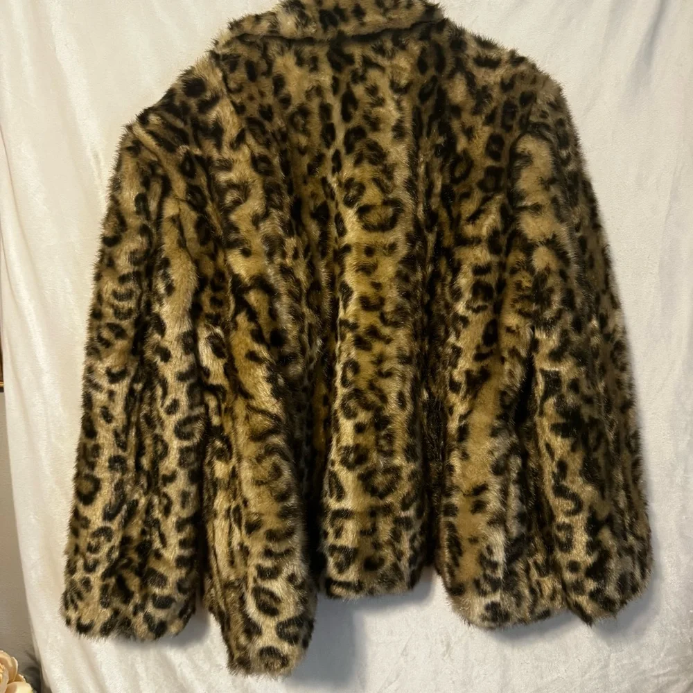 Donna Salyers Fabulous Cheetah Faux Fur Coat - Picture 2 of 4